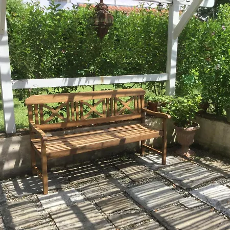 לינה וארוחת בוקר Maison La Vie Carresse